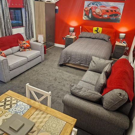 Joiners Arms - Studio Apartments มาร์เก็ต เดรย์ตัน ภายนอก รูปภาพ