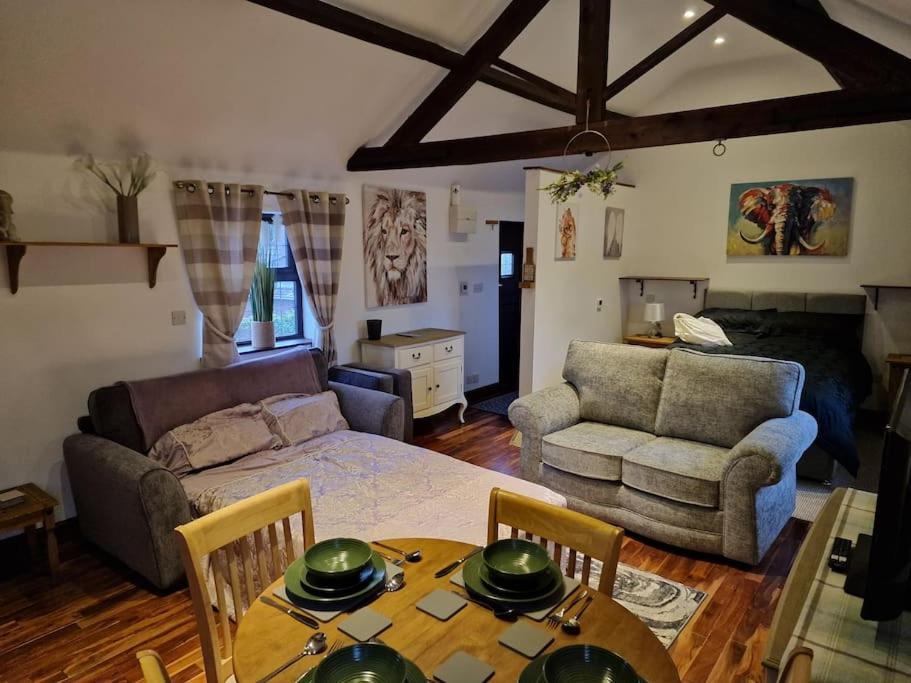 Joiners Arms - Studio Apartments มาร์เก็ต เดรย์ตัน ภายนอก รูปภาพ